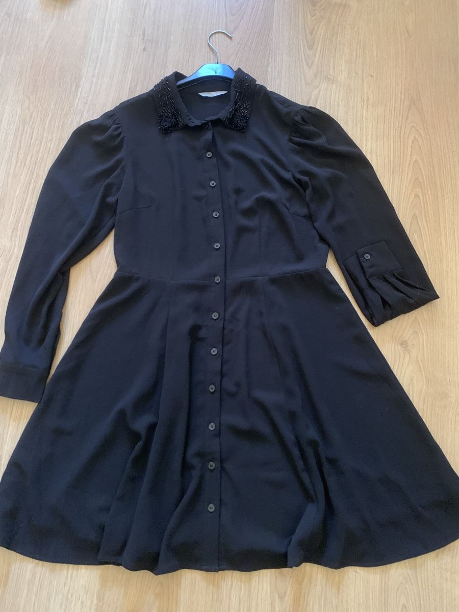 H&M Vestiti: Schwarzes Kleid mit Perlenkragen Gr. 38 – Nuovo (secondo la descrizione) da Solothurn venduto da amelie.br 2
