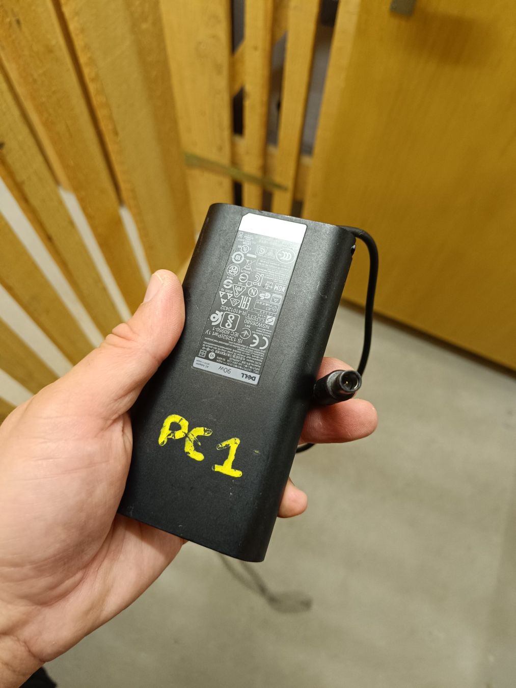 Dell Ladegerät: Dell 90W Netzteil 19.5v 4.62A – Gebraucht aus Liesberg Dorf von Tisba_swiss 1