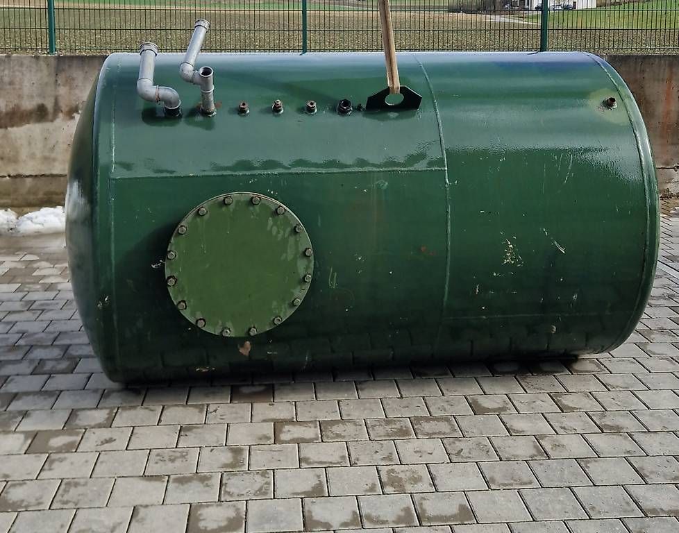 Abbeveratoi e trogoli: Stahltank 5.800 Liter (Regenwassertank) – Usato da Endingen venduto da Volvo2211 1