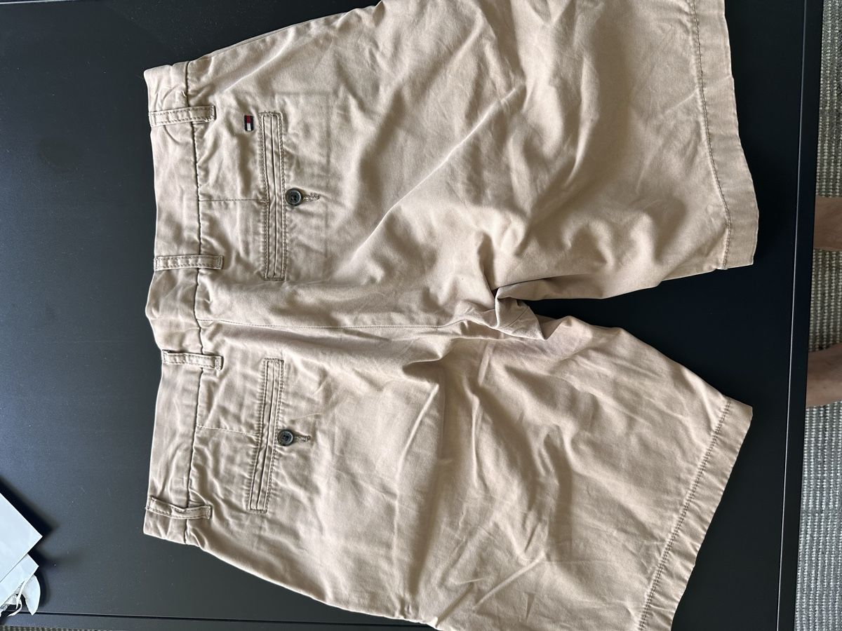 Tommy Hilfiger Pantaloni: Tommy Hilfiger Shorts – Usato da Zürich venduto da dan_bxq2 3