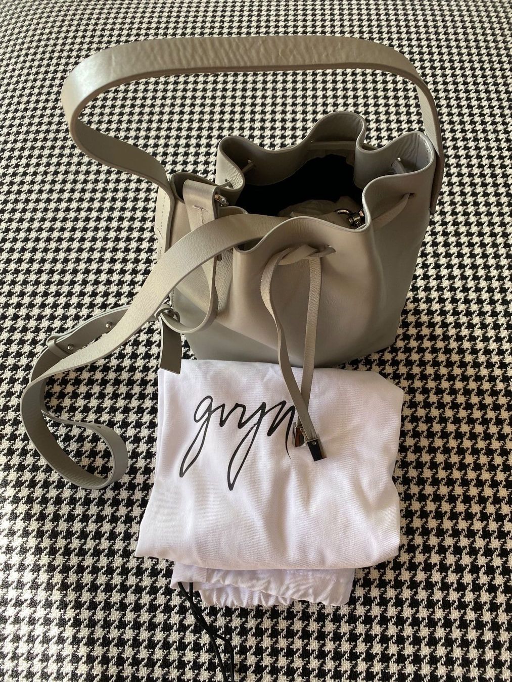Borse da donna: Bucketbag Tasche 'Gvyn Design' – Usato da Triboltingen venduto da U_1965 1