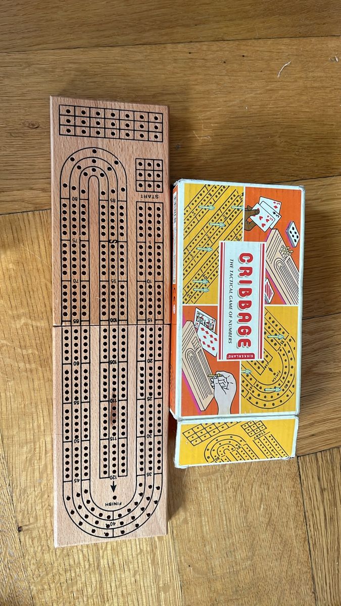 Giochi: Classico gioco da tavolo Cribbage in legno massello – Usato da Genève venduto da Majikamu