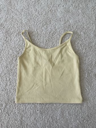 Buttergelbes Top