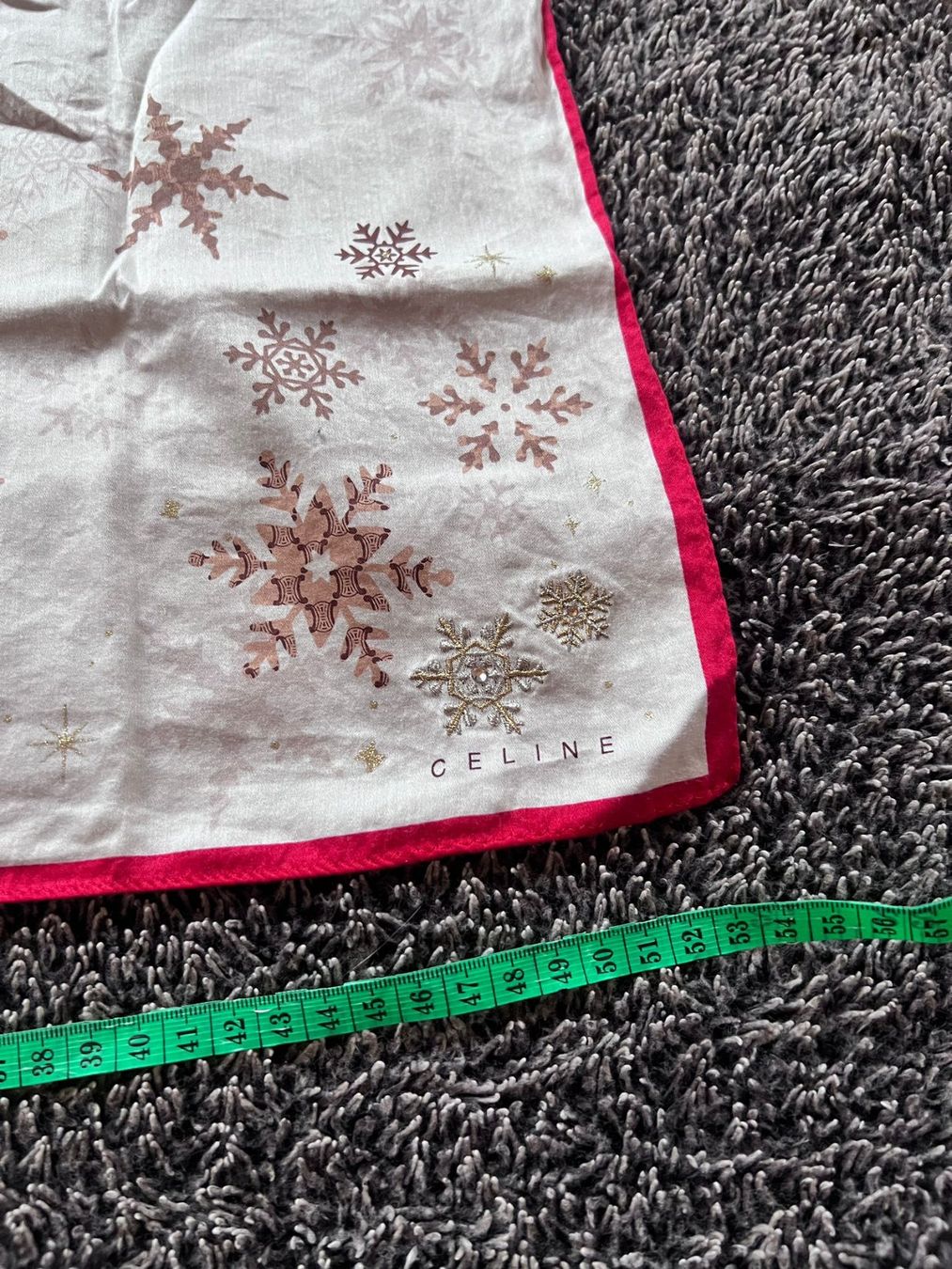 Celine Foulard & Sciarpe: Céline Winter Tuch Schneeflocken – Usato da Winterthur venduto da Dejv 2