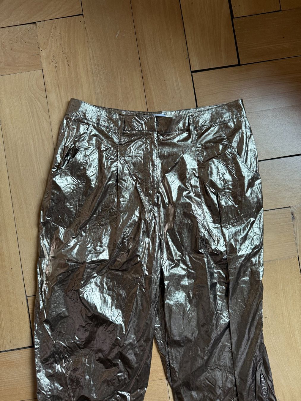 Pantaloni: JIJIL - Hose gold glänzend leicht 44 – Usato da Zürich venduto da Diazaio 1