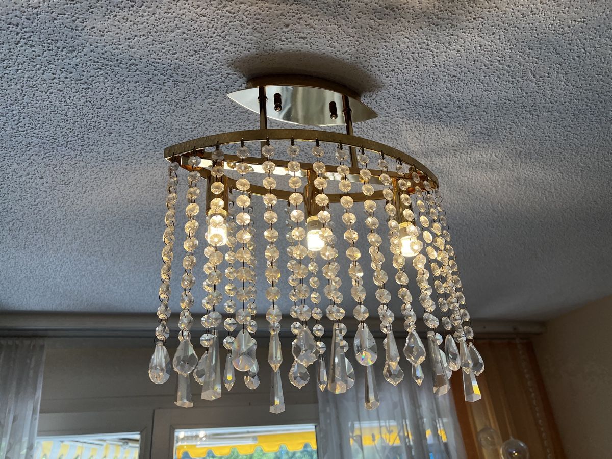 Lustres & lampes de plafonds: Deckenlampe goldfarben mit Glasperlen gebraucht – D'occasion à Neuenegg par Magosaurus 2