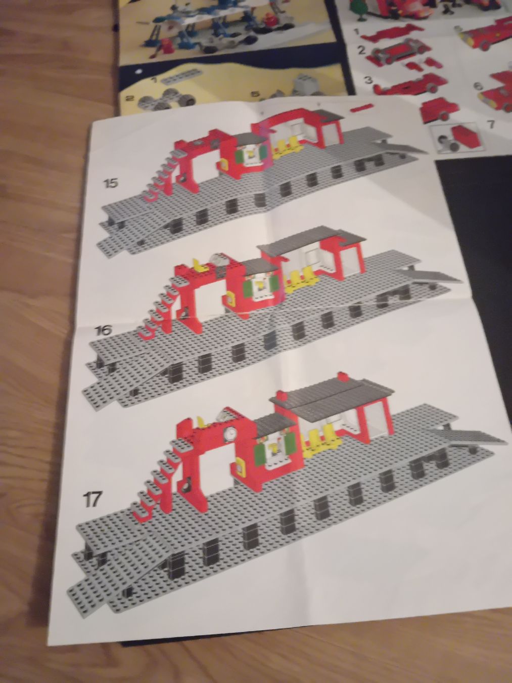 Lego Kit di costruzioni: manuali montaggio Lego – Usato da Biasca venduto da Old_6blh 4