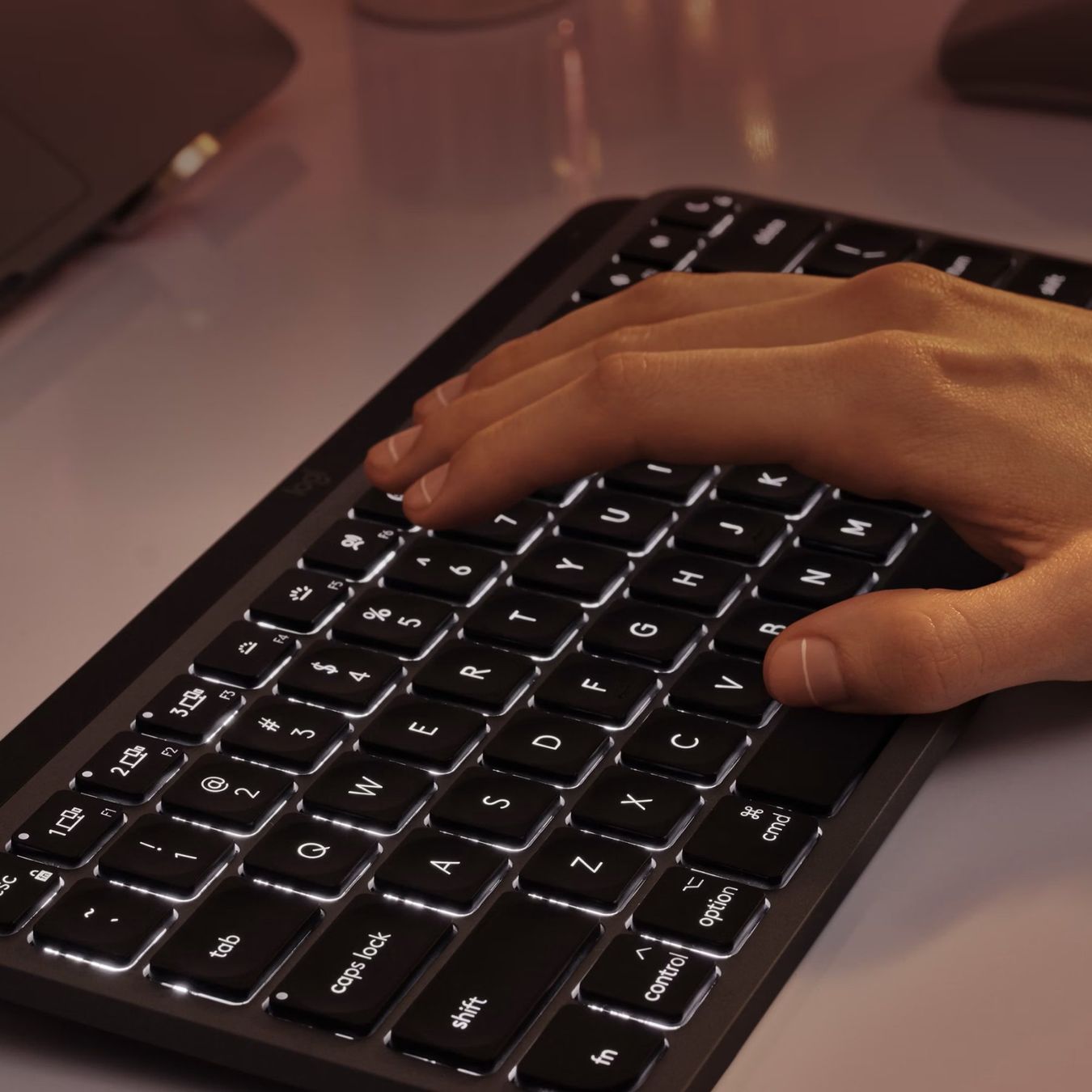 Logitech Tastiere: Tastatur Logitech MX Keys Mini für Mac – Nuovo (secondo la descrizione) da Thun venduto da freezelighter 3