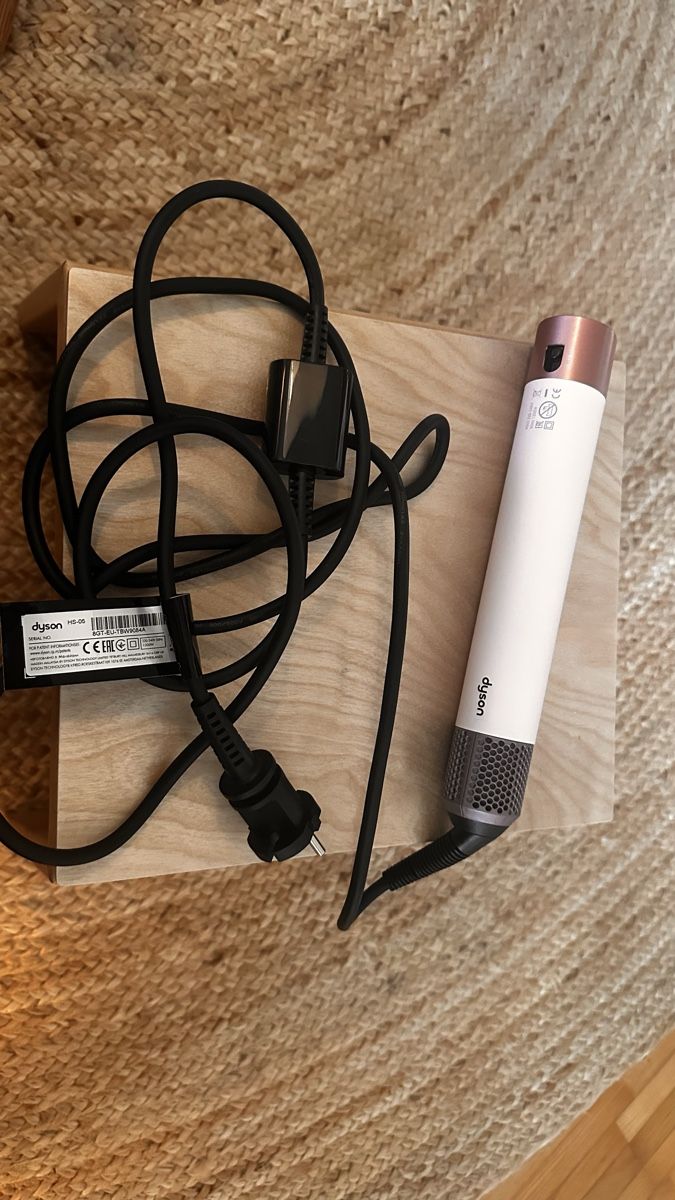 Dyson Piastre & Arricciacapelli: Dyson Airwrap Multi-Haarstyler Complete long HS-05 – Usato da Matzingen venduto da Steffiiiiiiiiii 6