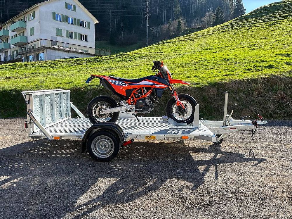 Motorrad Auf Anhanger