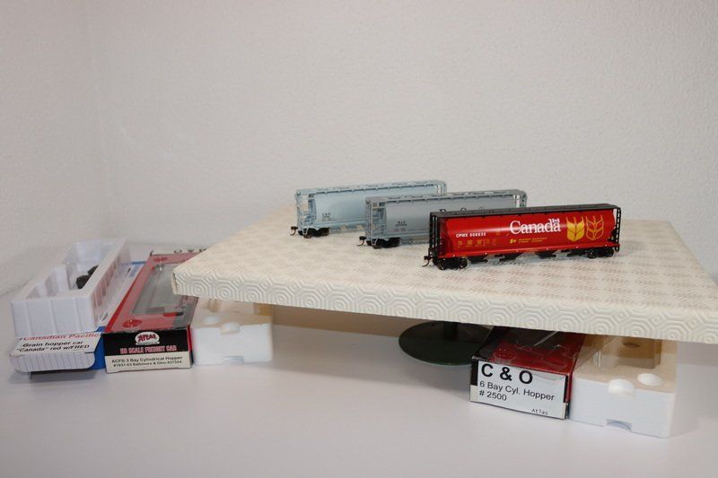 Modelleisenbahnen: 3 US Wagen ( 539 ) – Gebraucht aus Kerzers von Winu64