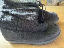Warme Stiefel von Skechers Gr. 38 Wollmuster
