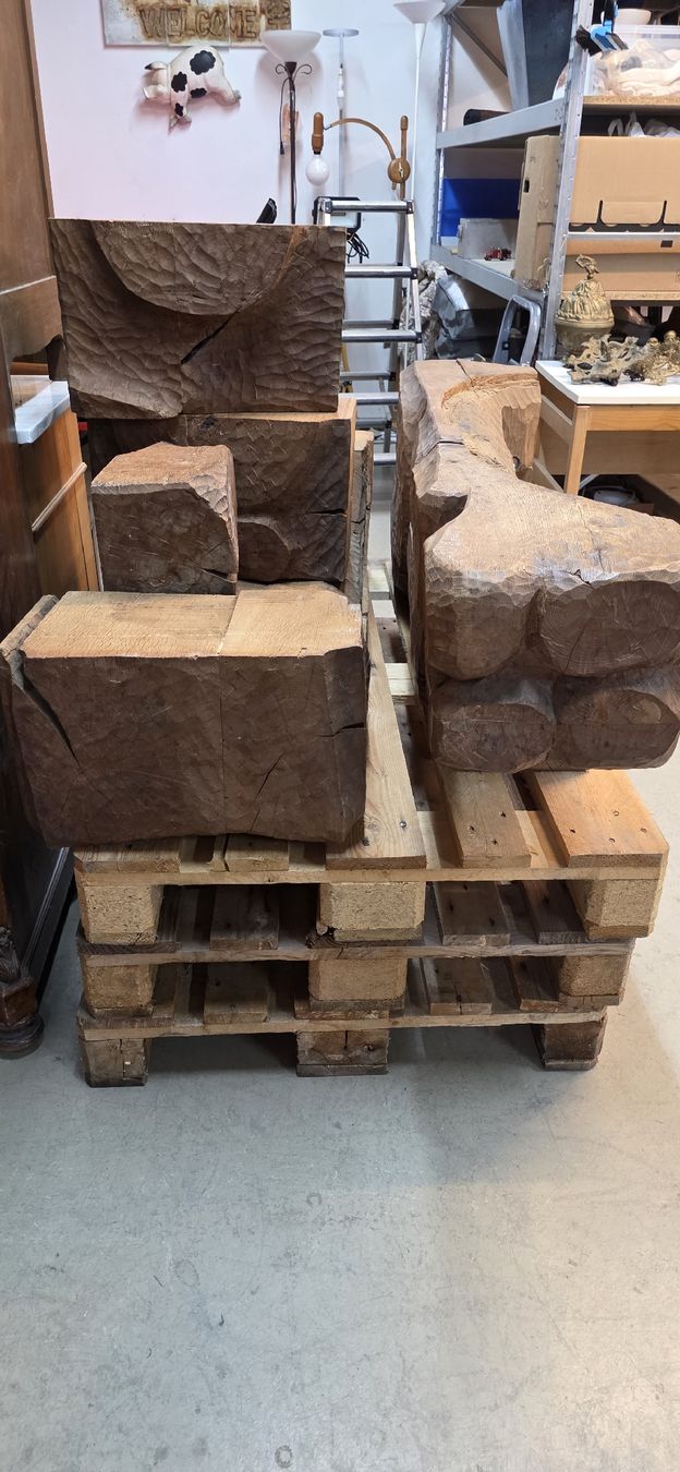 Tavoli: Einzigartig Holzskulptur Eiche Salontisch mit Granit Platte – Usato da Wittenbach venduto da gruezi-schwiz 6