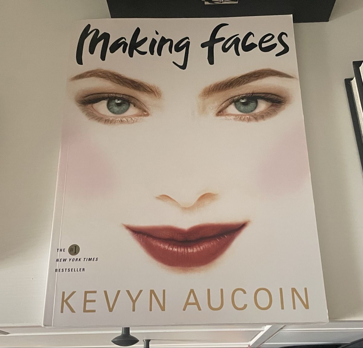 Libri: Kevyn Aucoin Making Faces English – Nuovo (secondo la descrizione) da Oetwil am See venduto da ser_j95v