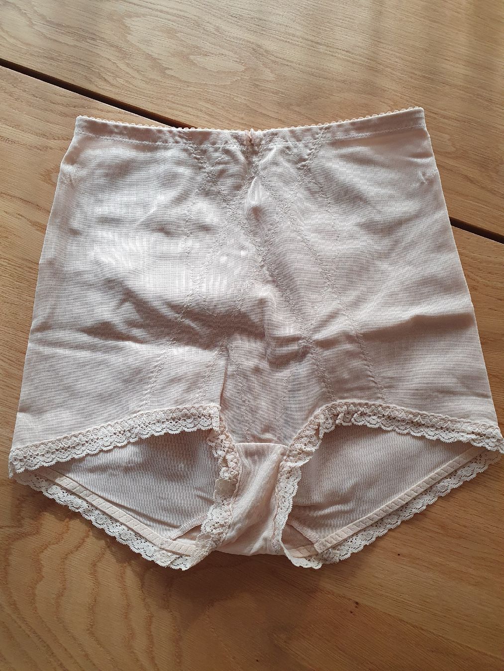 Sonstige Unterwäsche: Triumph Classics Taillenslip Gr. 46 Beige – Neu (gemäss Beschreibung) aus St.Gallen von Avena135
