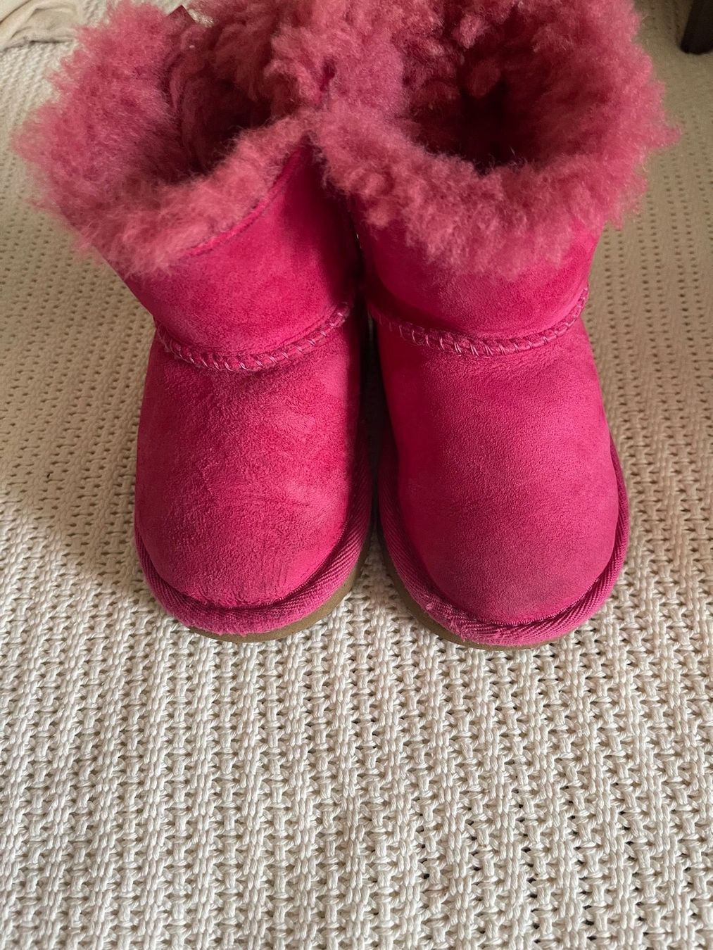 Ugg Scarpe per ragazzi: UGG Baby Boots gr.22 – Usato da Zürich venduto da Bybyana