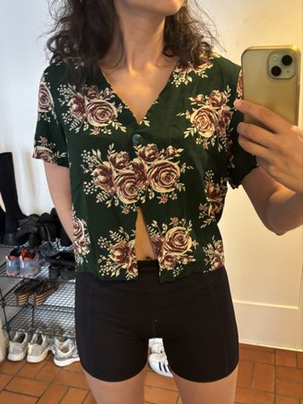 Damen Bluse grün mit Rosenmuster Grösse One Size