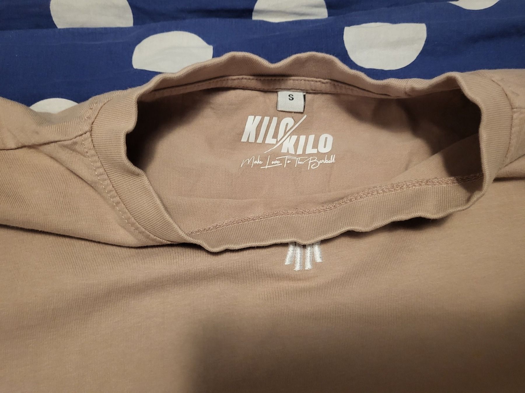 T-Shirts: KILO KILO T-SHIRT GR S – Gebraucht aus Dietikon von Eleda 1