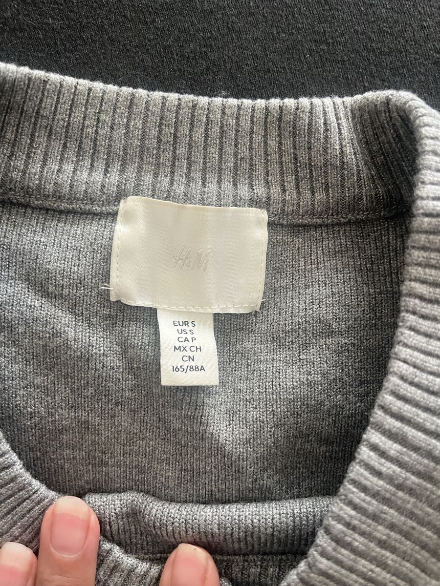 H&M Lotti di vestiti: 2 Damen Pullover grau mit Steindekor – Nuovo (secondo la descrizione) da Olten venduto da sae_82z2 7