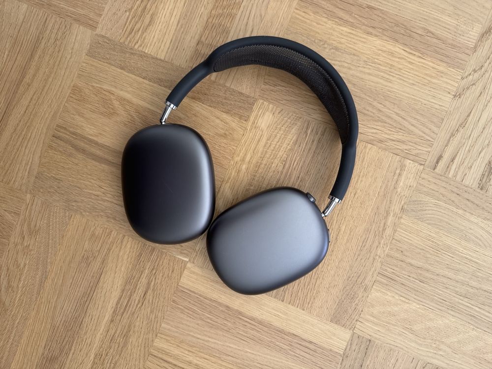 AirPods Max Space Gray 1