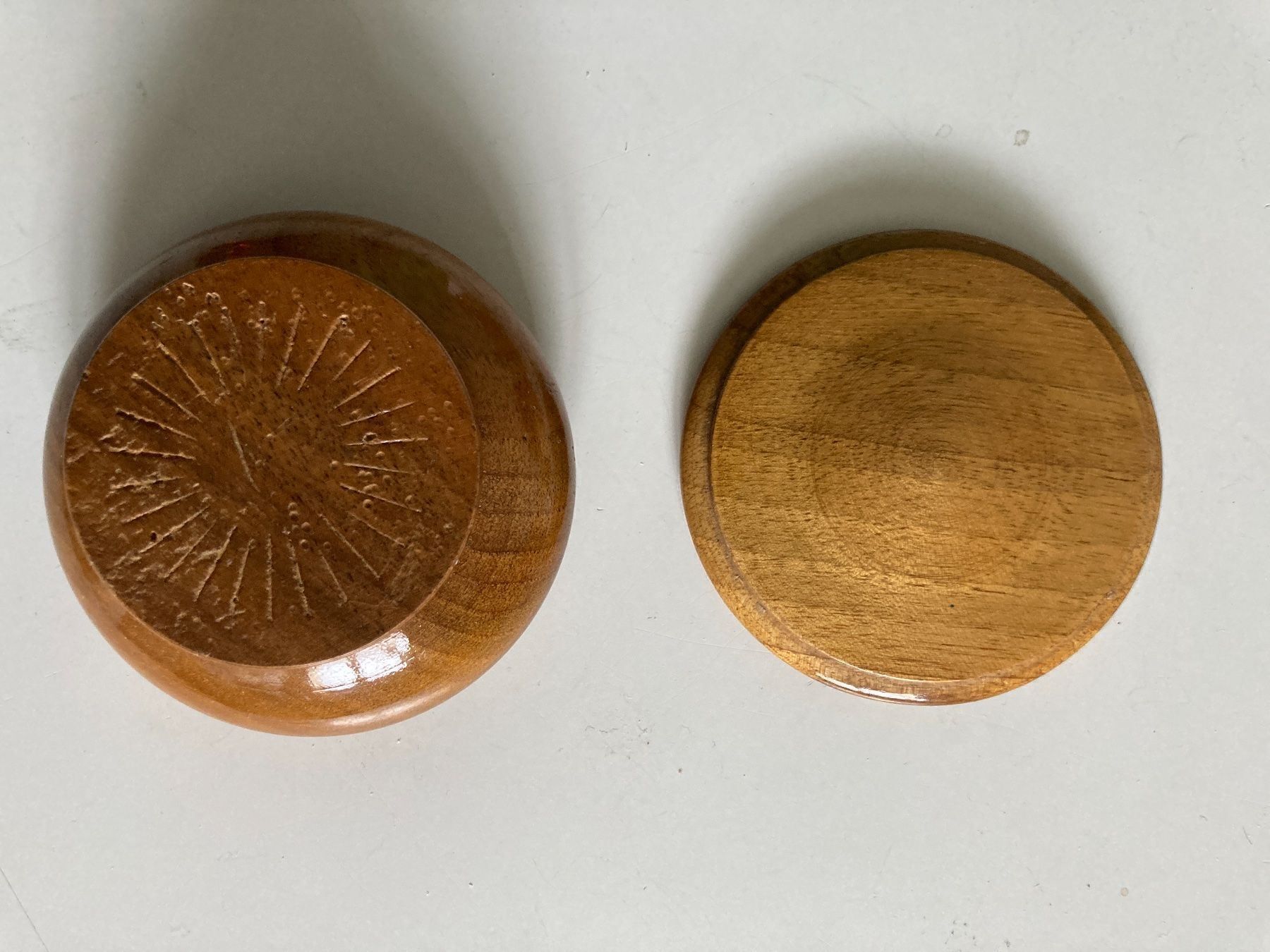 Articles en bois: Schöne Holz - Dose mit Deckel – D'occasion à Zürich par Chaeffeler 3
