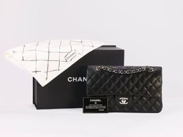 Schwarze Chanel Classic Double Flap Tasche (No.530)