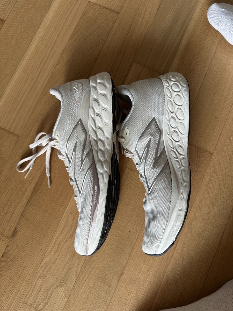 New Balance Herrenschuhe: New Balance Sneakers W680  – Gebraucht aus Altdorf UR von 3beeri 2