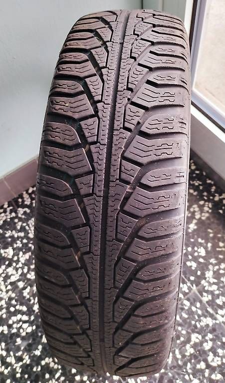 Pneumatici & Ruote complete: Pneu d'hiver à vendre  – Usato da Neuchâtel venduto da Lupo031