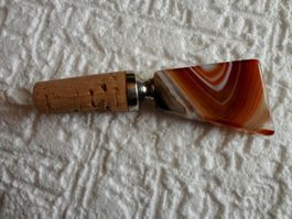 Flaschenverschluss mit Korken und Achat