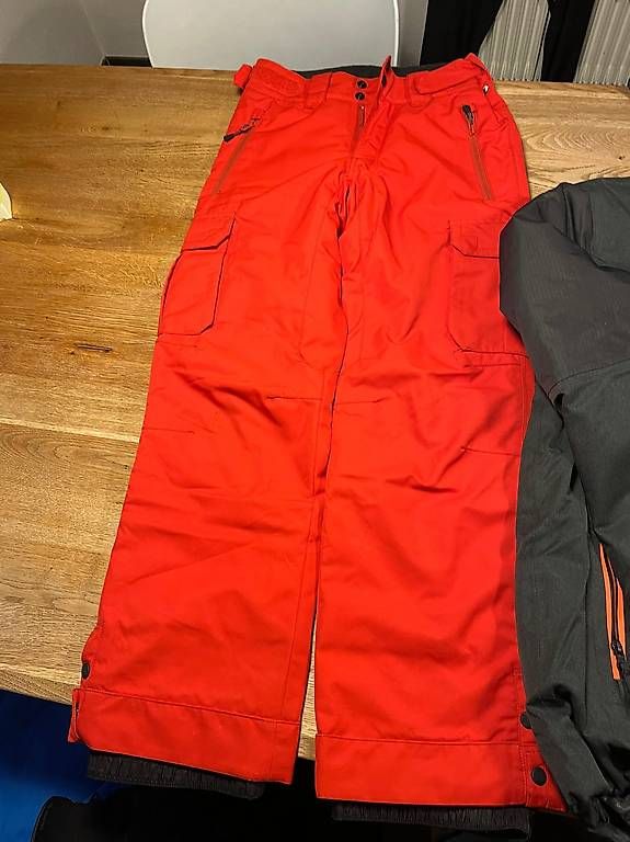Lotti & Set di vestiti: Kinder Skikleider quasi Neu – Usato da Toffen venduto da Topcase850 2