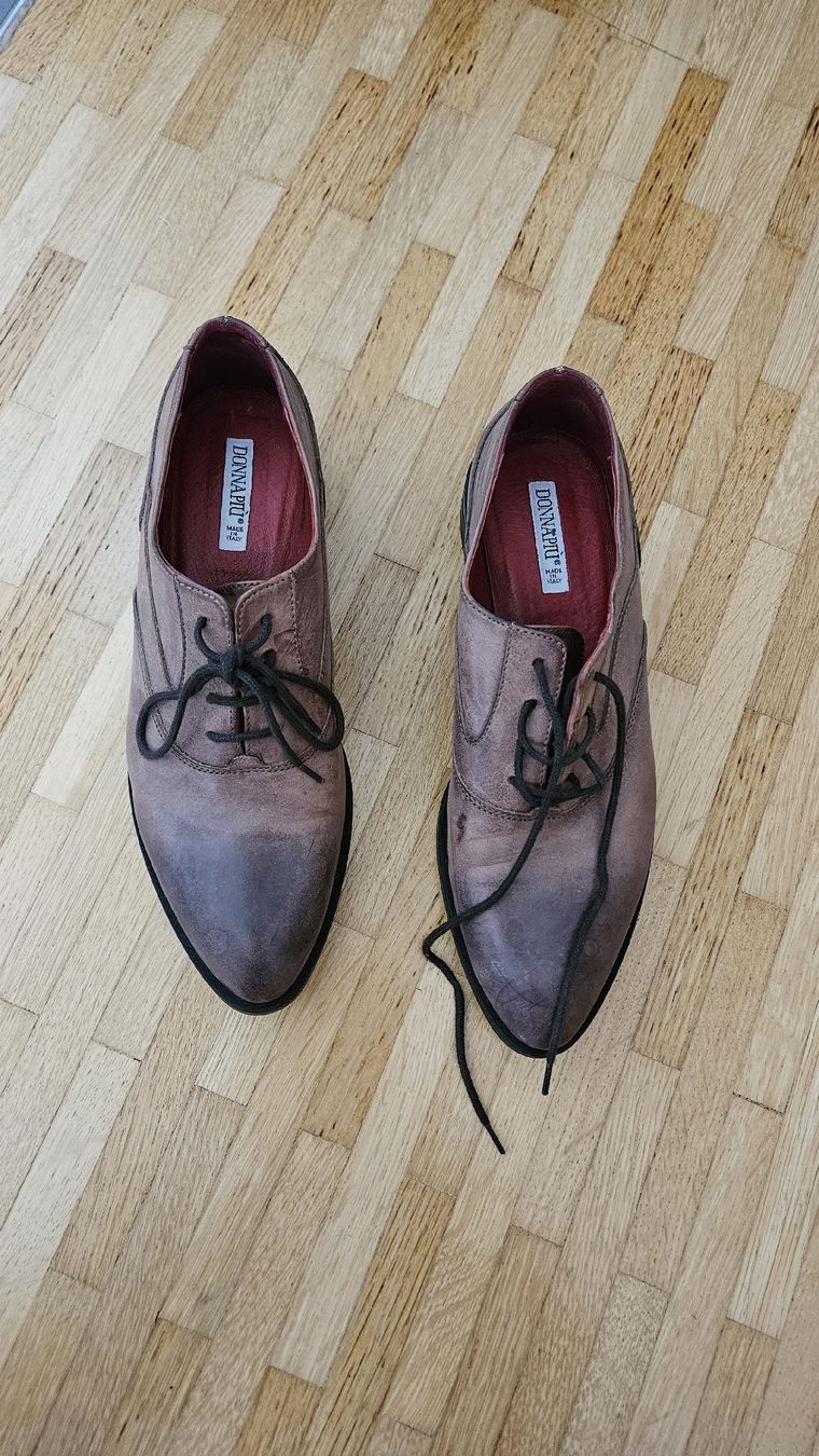 Scarpe da donna: Derbies en cuir brun taille 39  – Usato da Vevey venduto da Macca