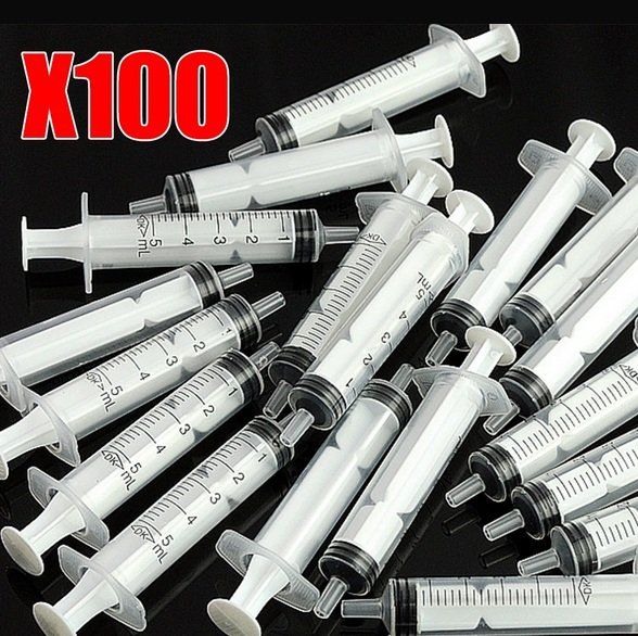 Tecnologia medica: 100x Einweg spritze 5ml - Seringue jetable – Nuovo e nell'imballaggio originale da Lausanne venduto da novastoris