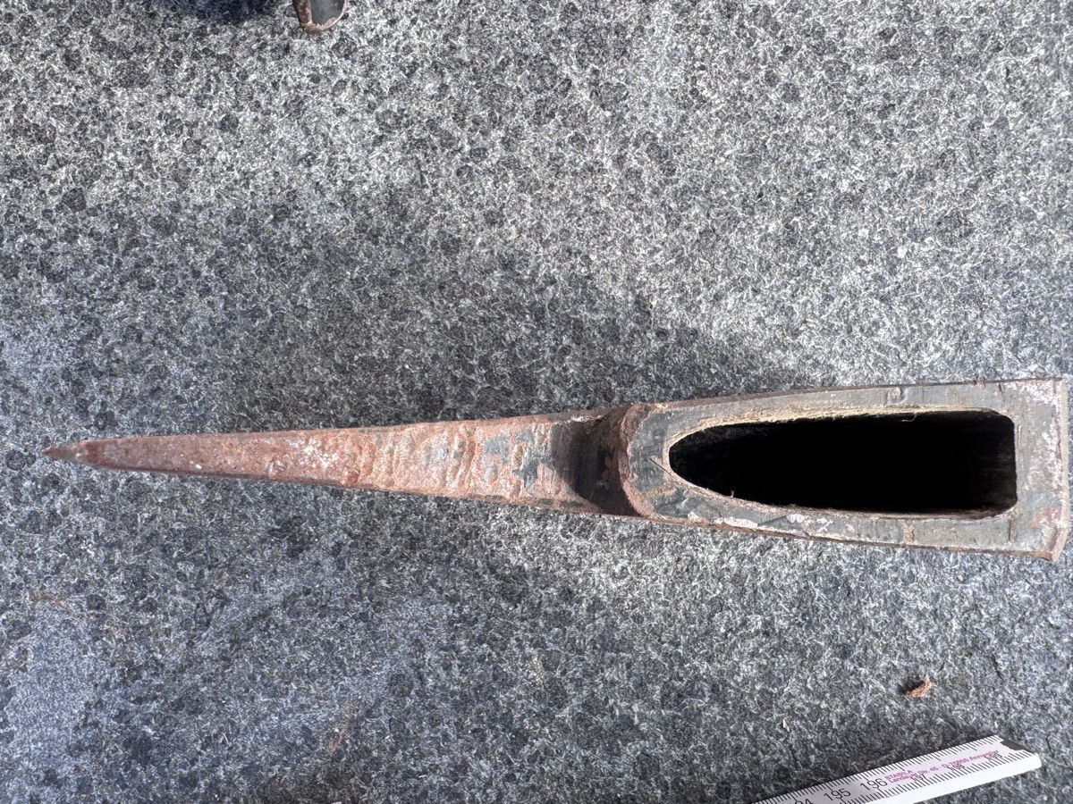 Tutti gli attrezzi: Altes Beil / Axtkopf  – Usato da Seon venduto da kst_d7jh 2