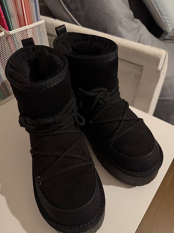 Scarpe da donna: Winterboots Grösse 37 schwarz – Usato da Pratteln venduto da melanievik