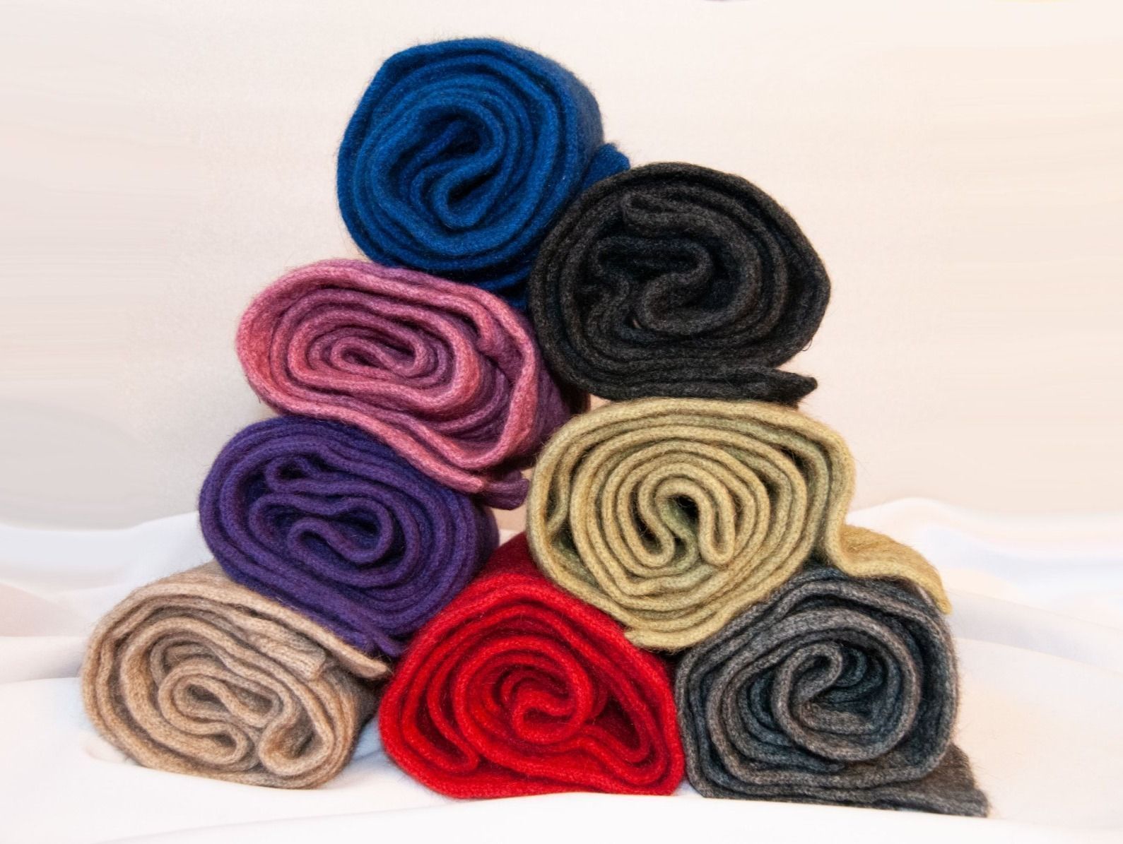 Foulard & Sciarpe: 2 Stk Possum Halstuch Ajour-Muster – Nuovo e nell'imballaggio originale da Zollikofen venduto da marys-choice