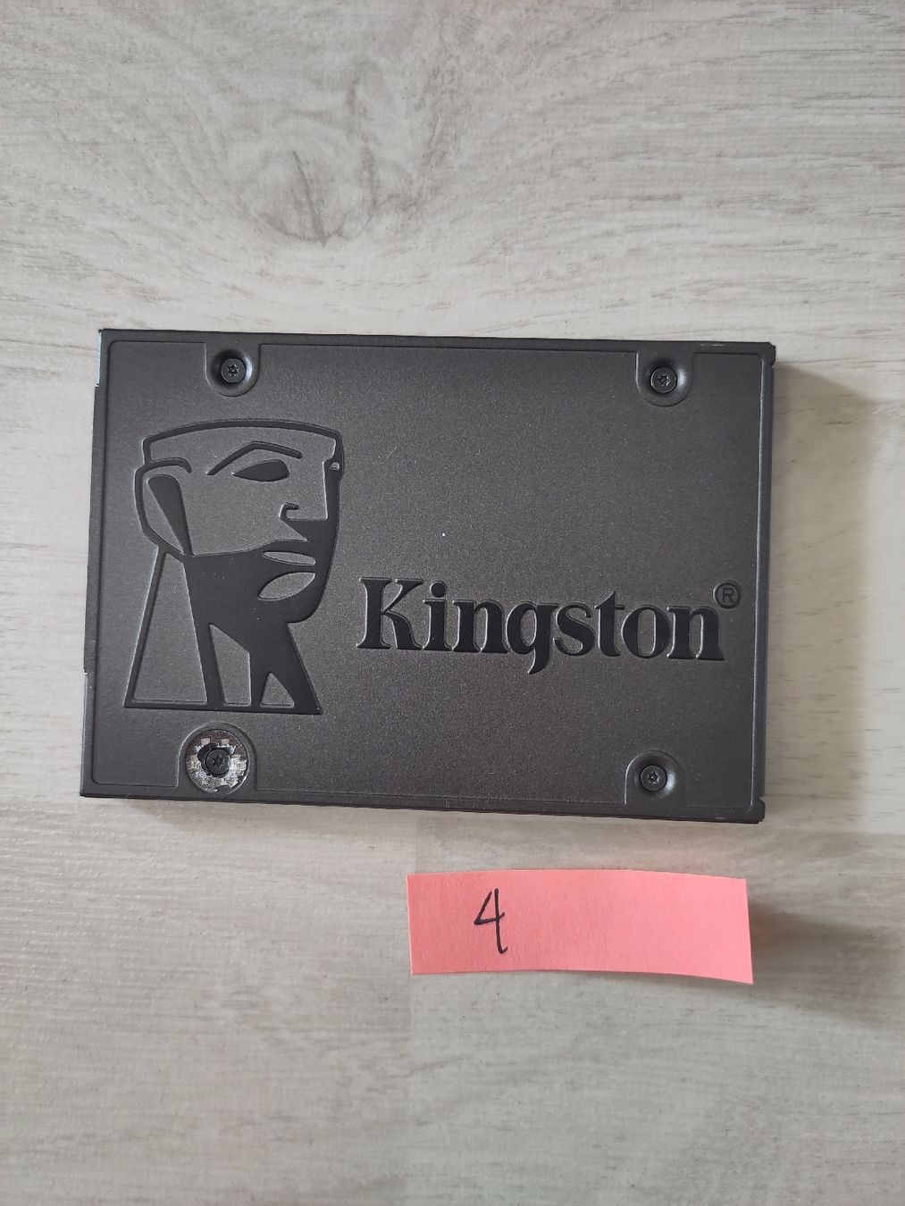 Kingston Dischi rigidi: 960 GB Kingston SSD – Usato da Sargans venduto da sve_hjs5