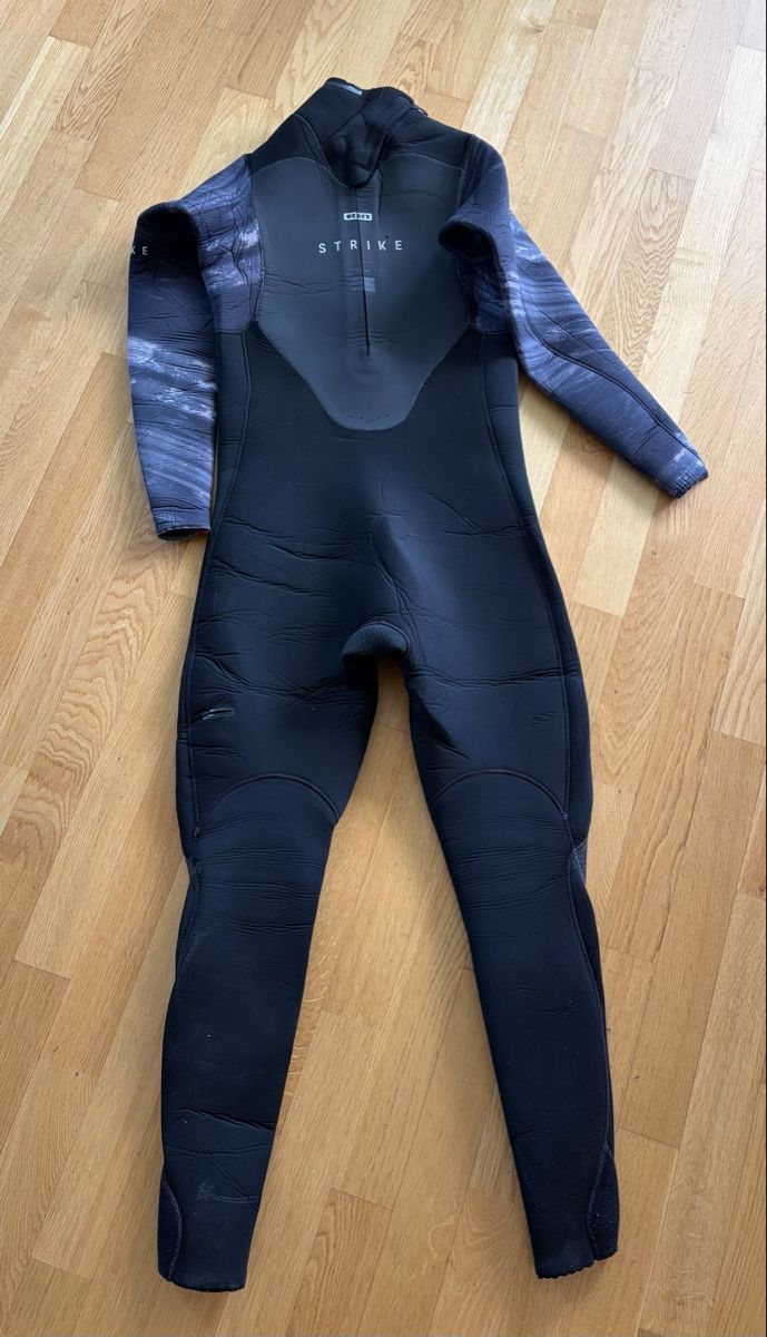 Mute per immersioni: Combinaison Surf/Foil/Kitesurf – Usato da Pâquier-Montbarry venduto da bouquetinfou 1