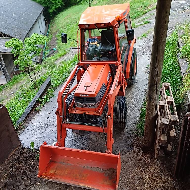 Kubota Trattori: Kubota mit Frontlader – Usato da Dino venduto da campana2004