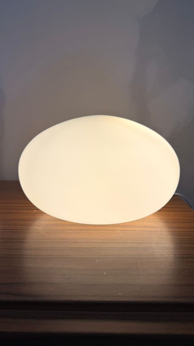 Lampade: Space Age Tischlampe in Kieselsteinform Opalglas, 2x – Usato da Rickenbach ZH venduto da Der-Insider 1