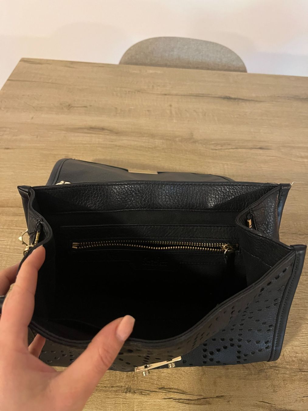 Karl Lagerfeld Borse da donna: Karl Lagerfeld Leder Handtasche Schwarz – Usato da Emmenbrücke venduto da Katarina.c 3