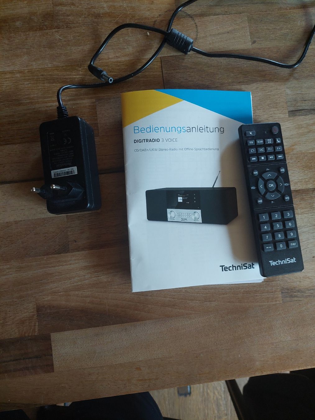 Technisat Radio: Technisat Digitradio 3 Voice sprachgesteuert – Nuovo (secondo la descrizione) da Niederried Interl venduto da kusipilot 2