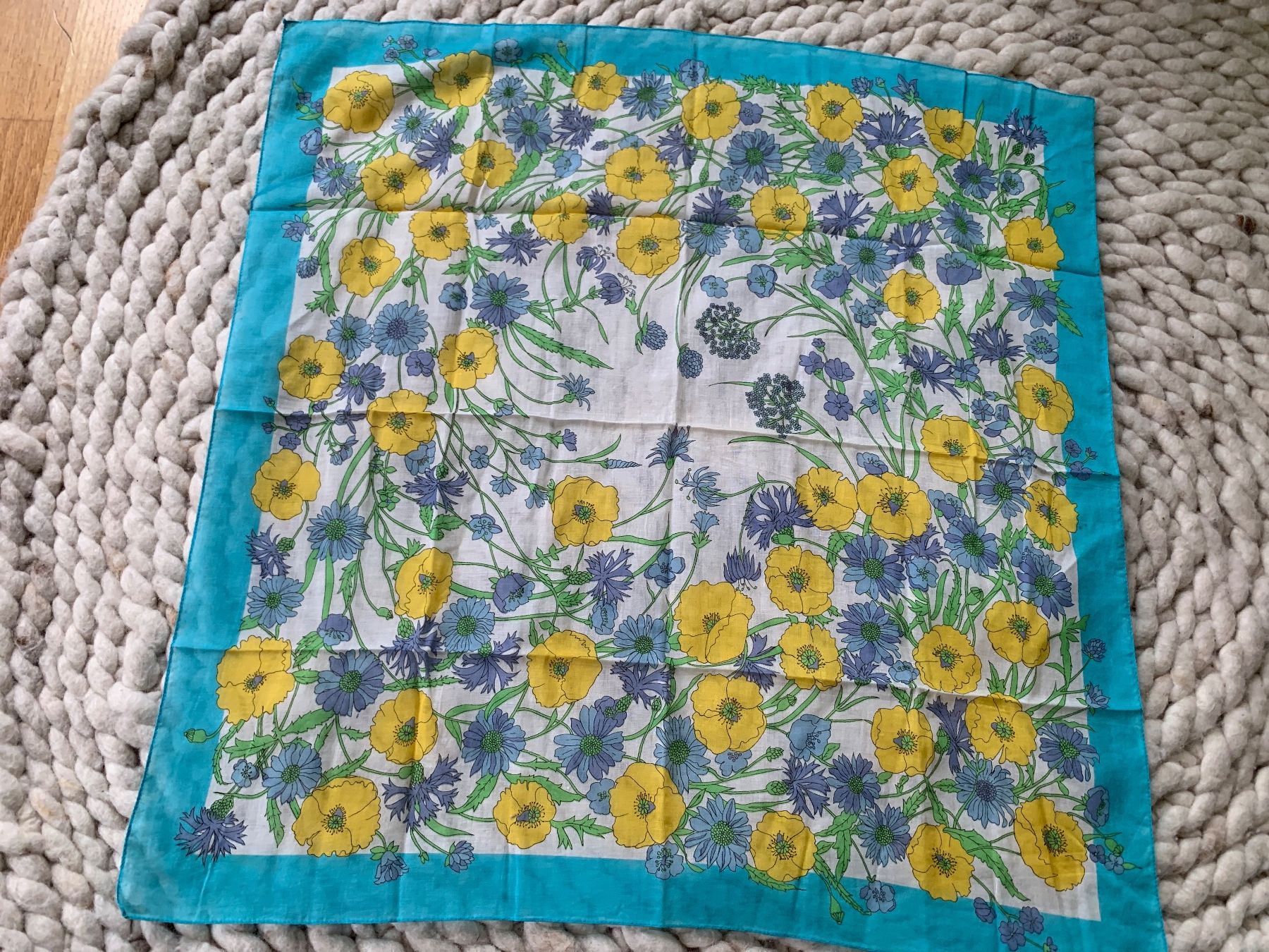 Foulards, Tücher & Schals: Foulard Baumwolle  65 x 65 cm vintage – Gebraucht aus Richterswil von Moii89