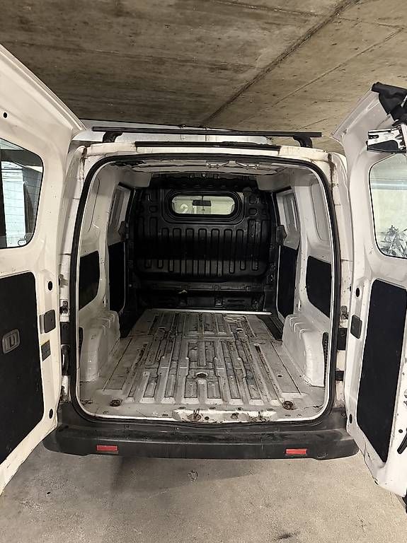 Véhicules utilitaires: Nissan NV200 – D'occasion à Jona par Dlowannuh 3