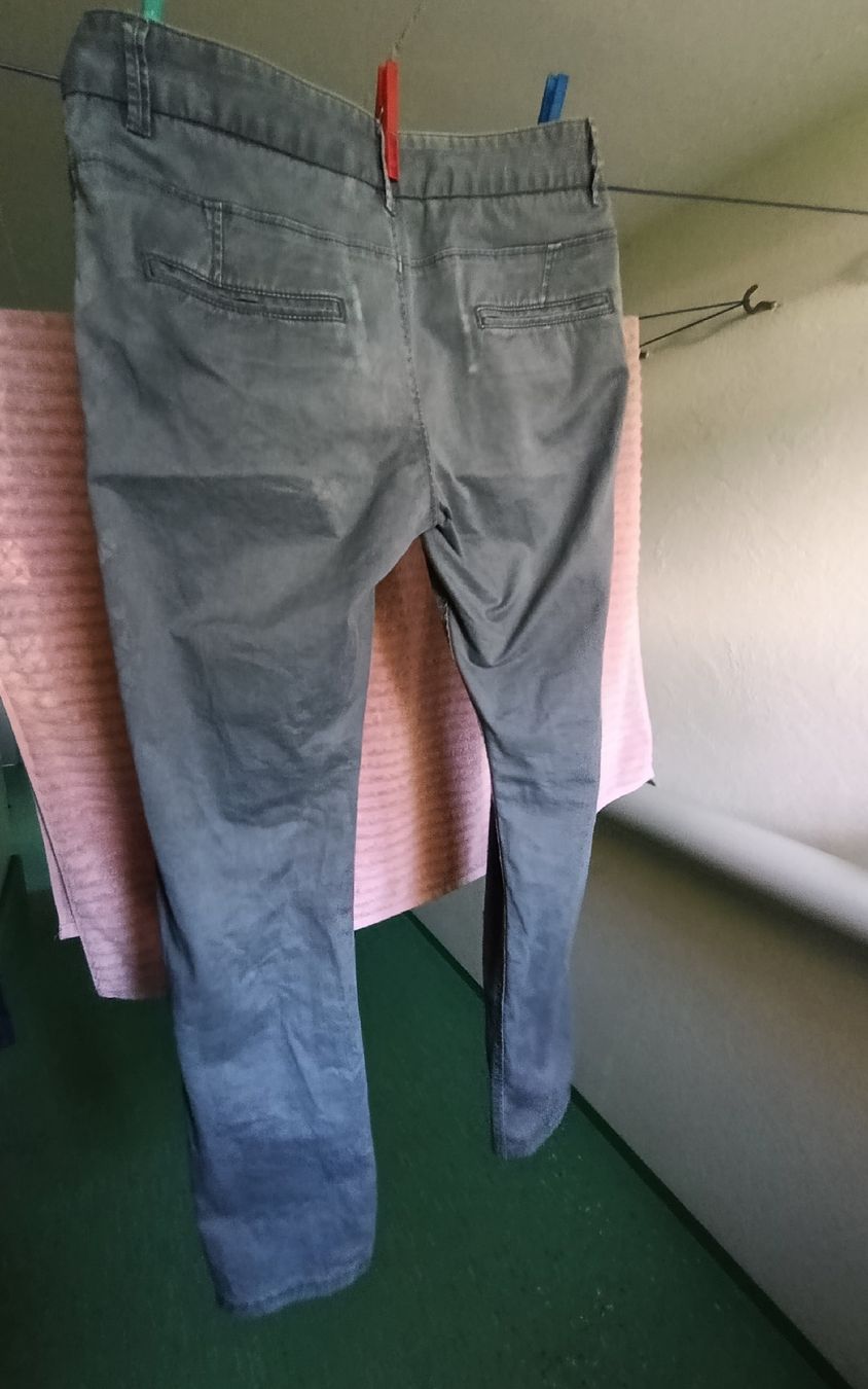 We Pantaloni: Hose grau WE Gr. W32/L32 – Usato da Bellach venduto da TORA4 1