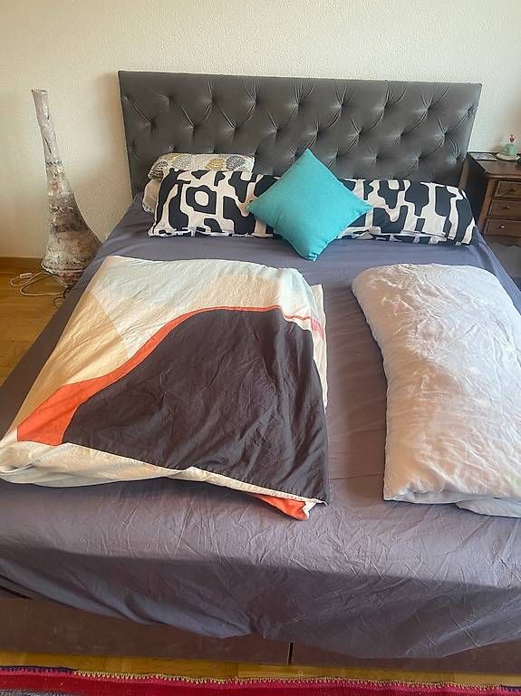 Letti: Stylisches Boxspringbett mit viel Stauraum – Usato da Bern venduto da fil_lh57