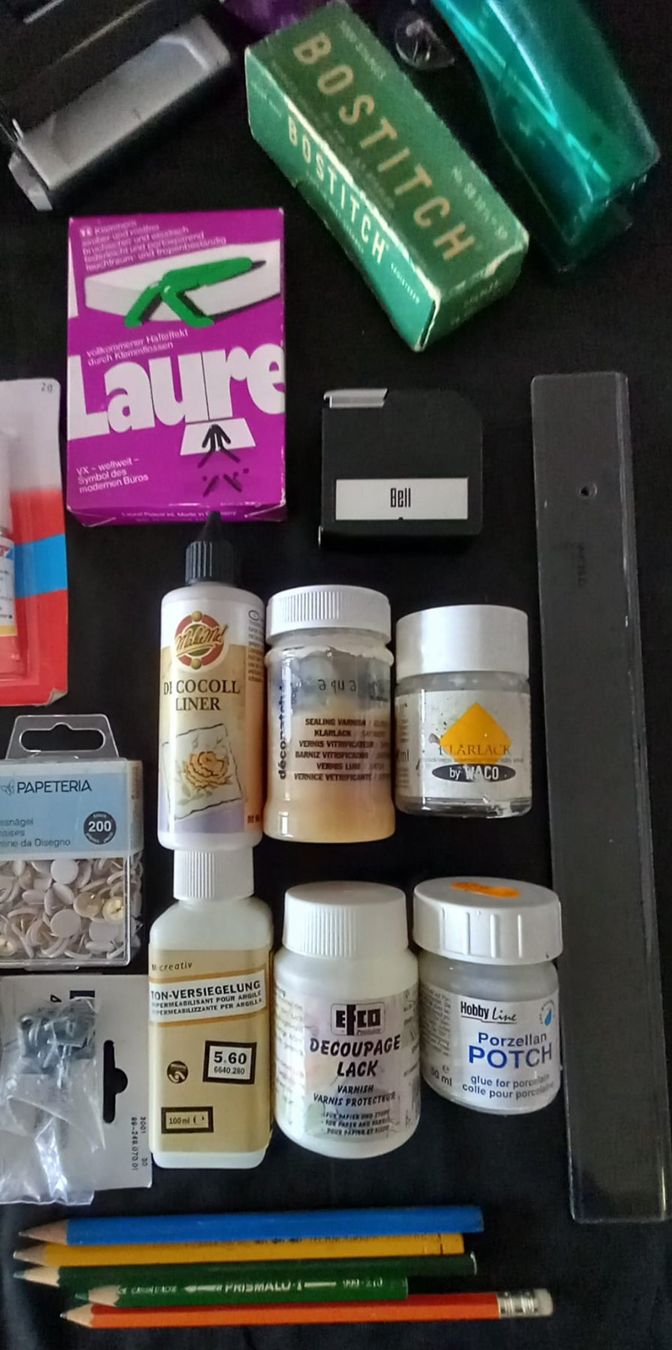 Matite, matite colorate & gessi: LOT BÜROARTIKEL – Usato da Huttwil venduto da Kunterbuntli 2