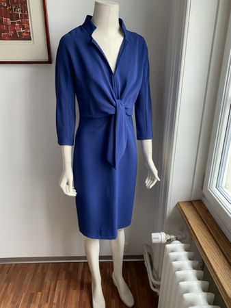Max Mara: Neuwertig - Chices Kleid in royalblau, Gr. 38
