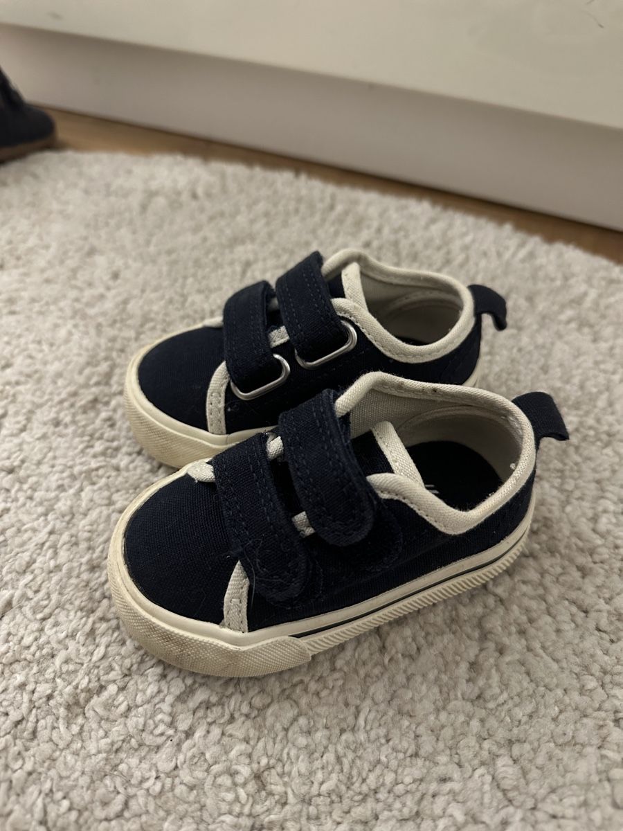 H&M Scarpe per ragazzi: Sandalen & Sneaker Baby Gr. 18/19 – Usato da Zürich venduto da Coco.swiss 2