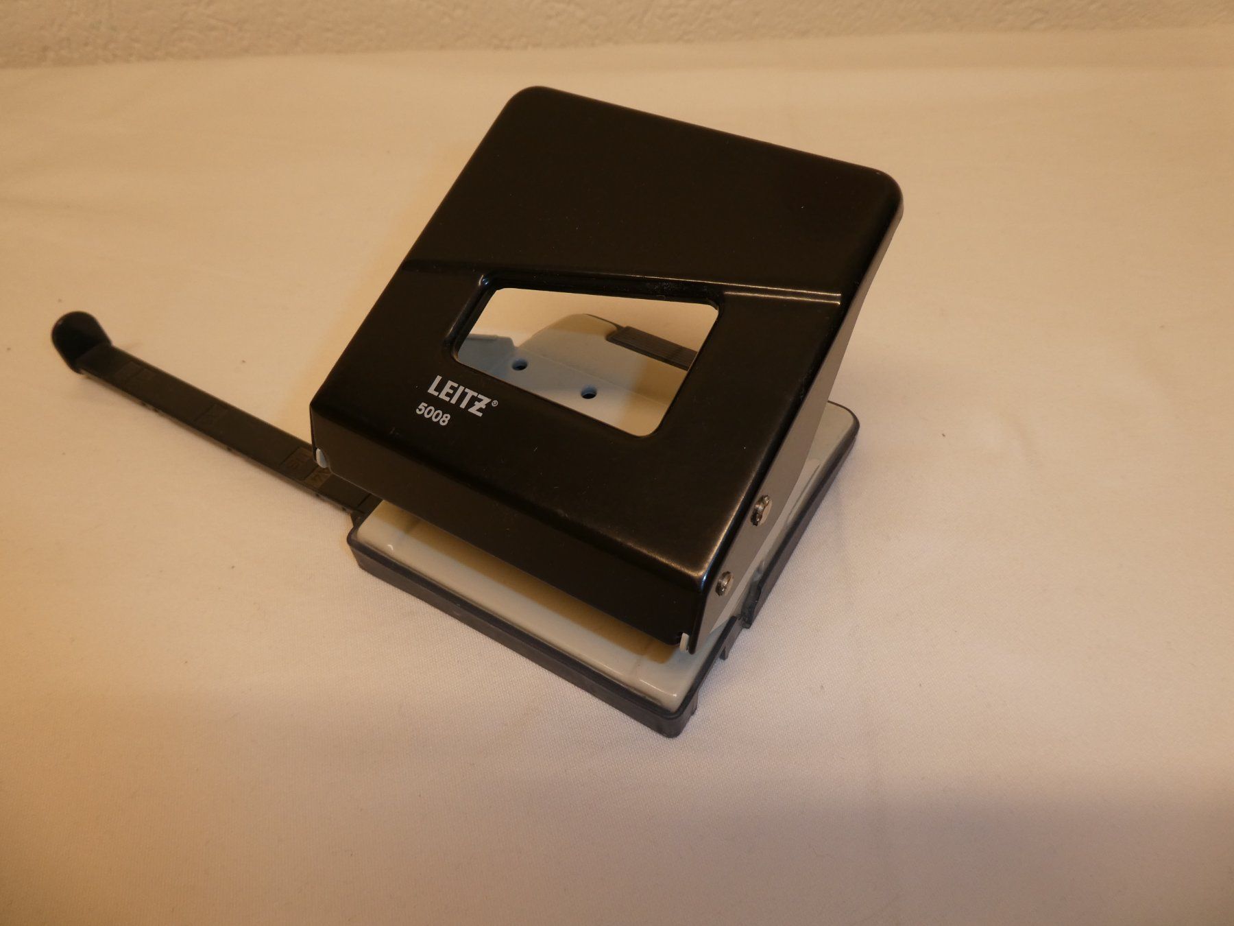 Ordner: Locher, Leitz 5008 – schwarz – Gebraucht aus Tann von Geepap 5