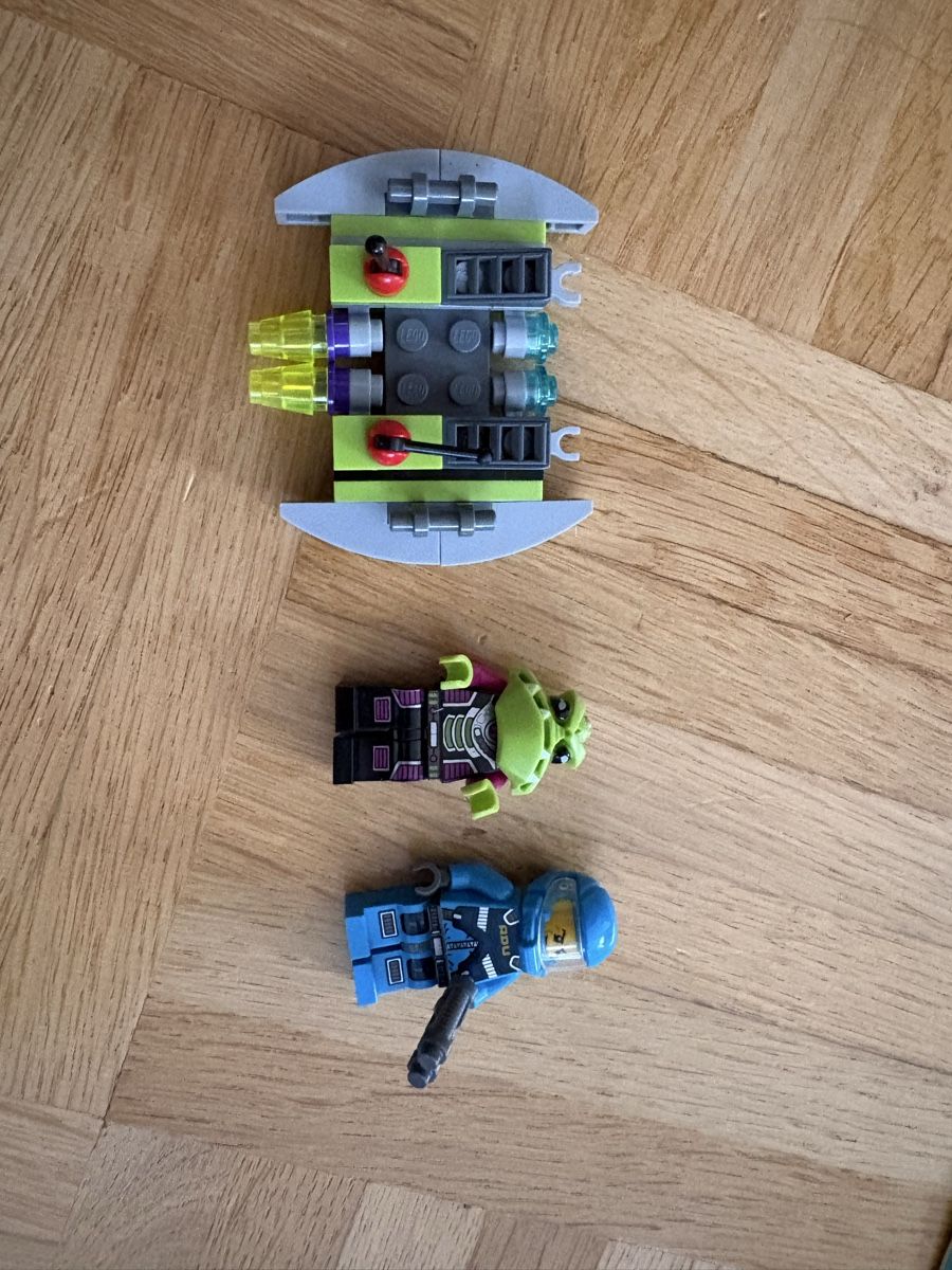 Lego Jeux de construction: Lego Alien Conquest 7049 – D'occasion à Basel par feld1299